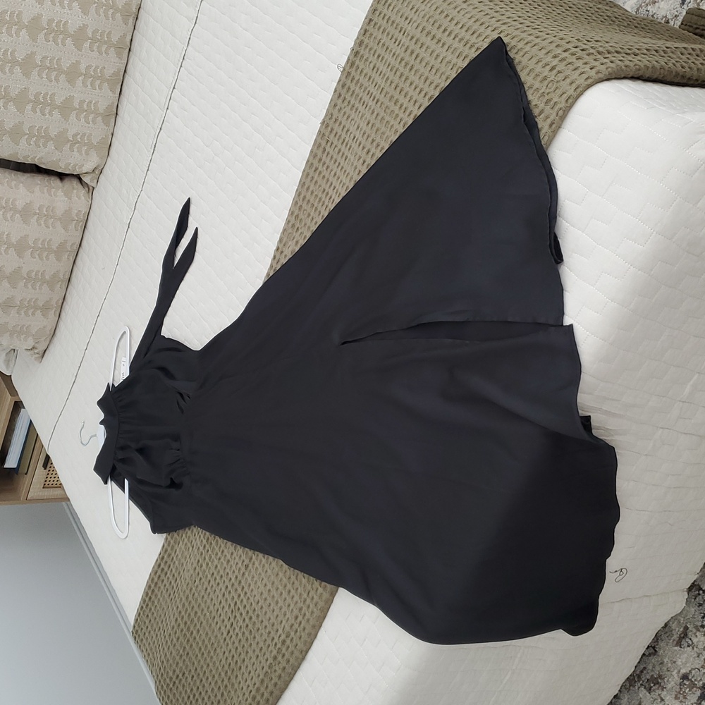 Elegant Black Sleeveless Dress